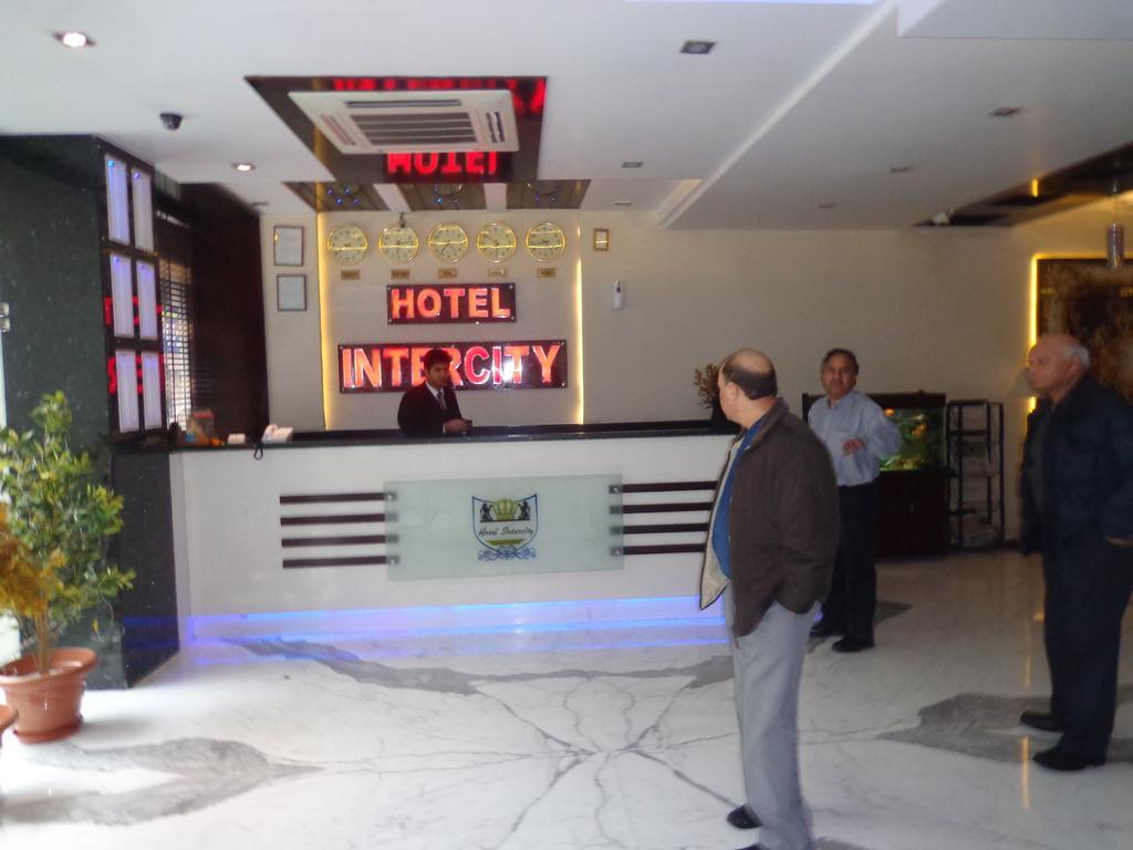 Dewdrop Intercity Hotel New Delhi Exterior photo